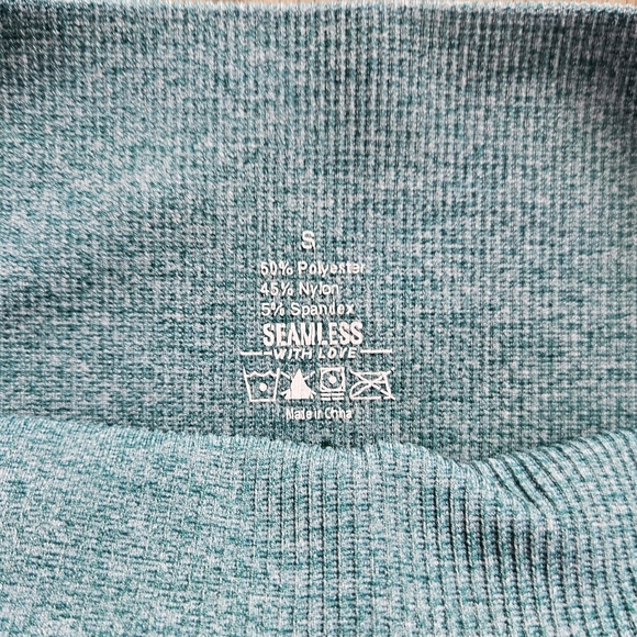 Blue/White Ombre Workout Set - Picture 6 of 6